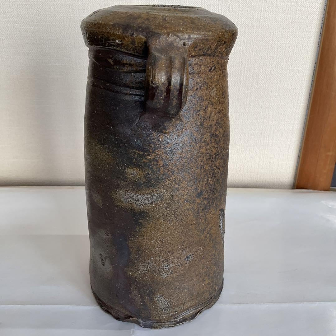 備前焼　岡山県重要無形文化財保持者各見政峯作　備前窯変耳付花入 備前焼 岡山県重要無形文化財保持者各見政峯作 備前窯変耳付花入